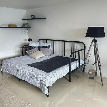 Petite Maison Studio Tout Confort Cosy Givors Autoroute Et Gare Apartment Luaran gambar