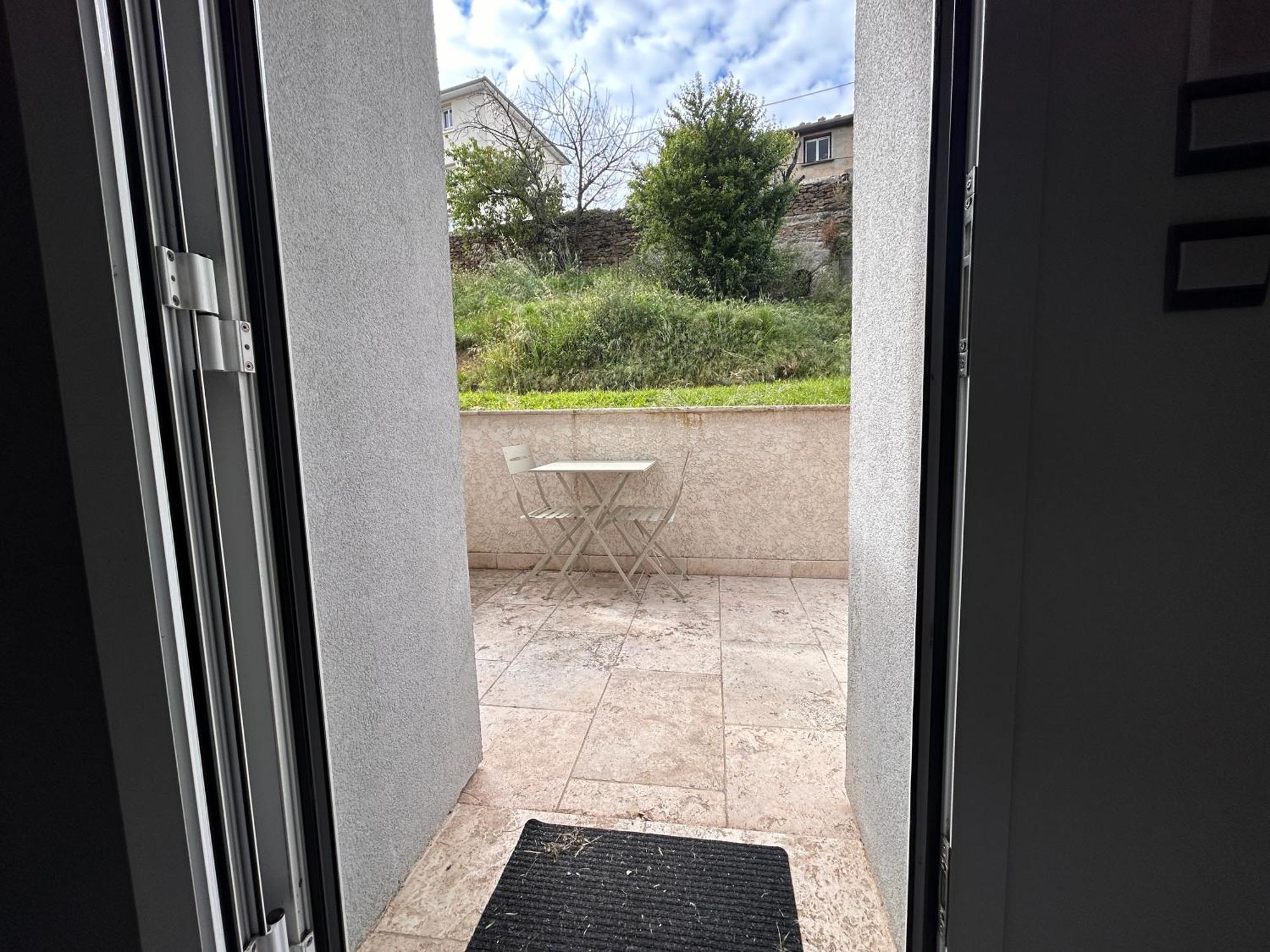 Petite Maison Studio Tout Confort Cosy Givors Autoroute Et Gare Apartment Luaran gambar